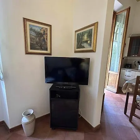 Villino La Rosa Antica Apartment
